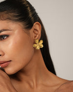 Load image into Gallery viewer, Bloom Together Earrings
