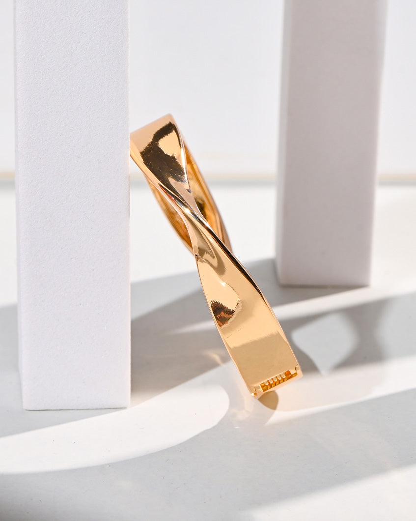 Curve Cuff Bracelet